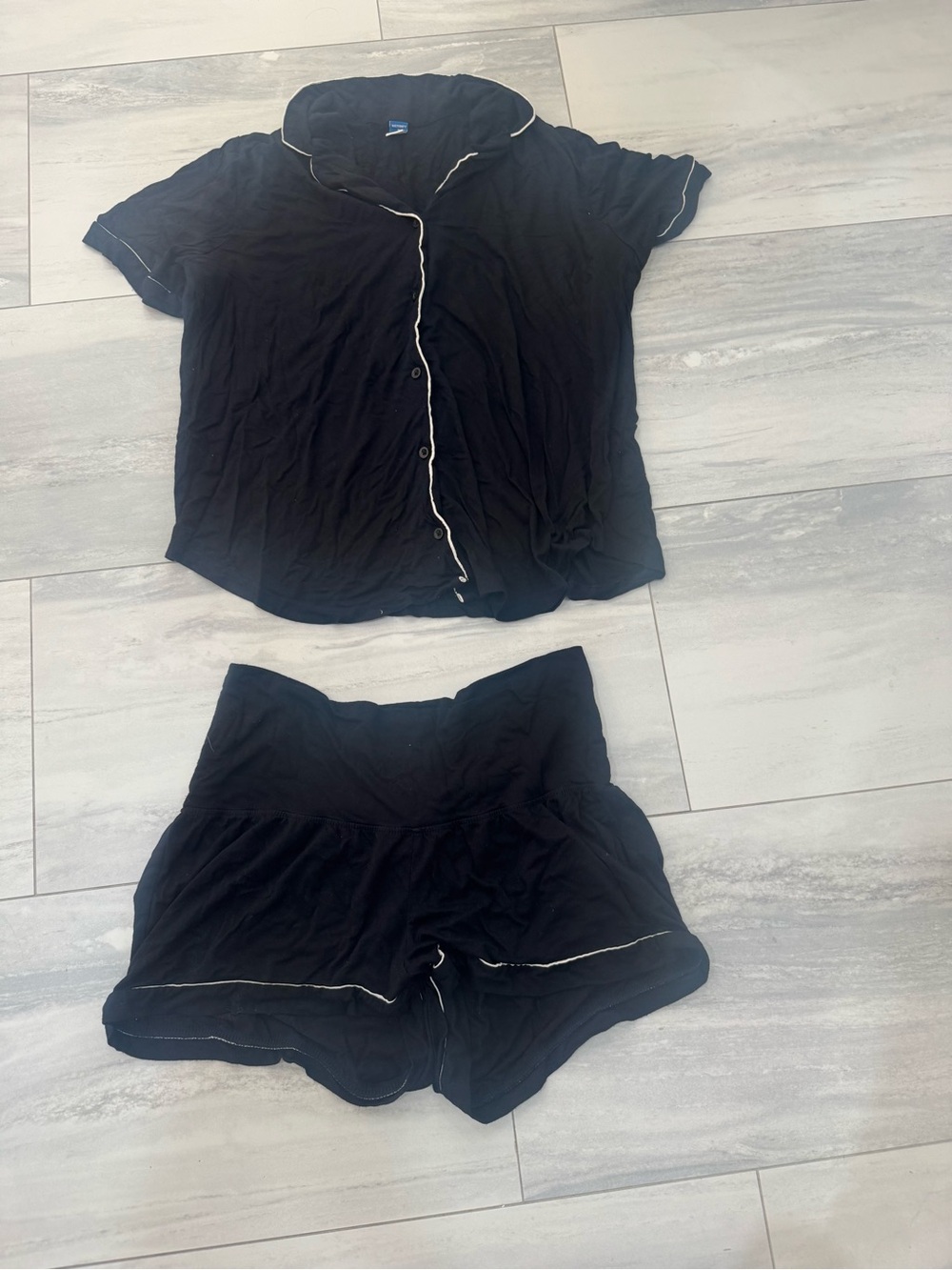 Old Navy Maternity Black Short-Sleeve Pajama Set with Contrast Piping